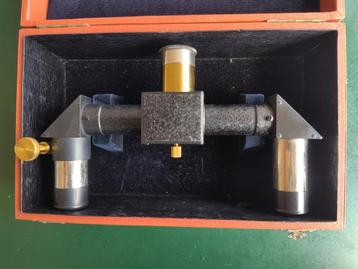 Reichert opzet om door twee microscopen te kijken  beschikbaar voor biedingen