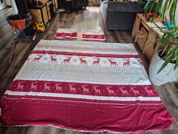 Dekbedovertrek 240 x 200 incl kussenslopen zacht rood wit beschikbaar voor biedingen