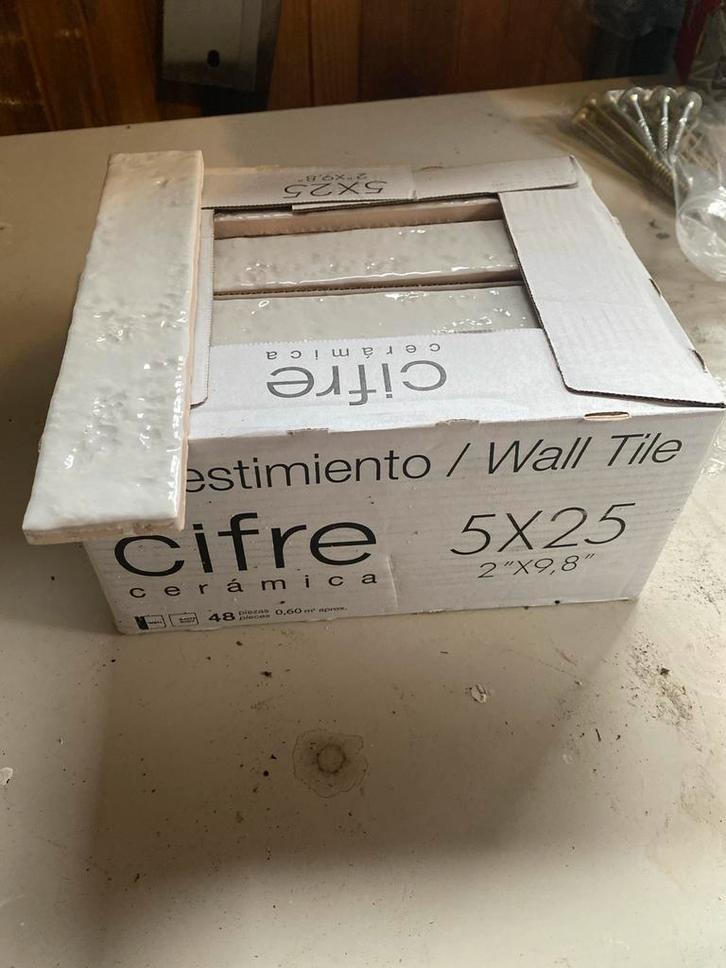 Witte Cifre Wandtegels 5x25 cm - Nieuw in doos!, Doe-het-zelf en Verbouw, Tegels, Nieuw, Wandtegels, Keramiek, 20 tot 40 cm, Minder dan 20 cm