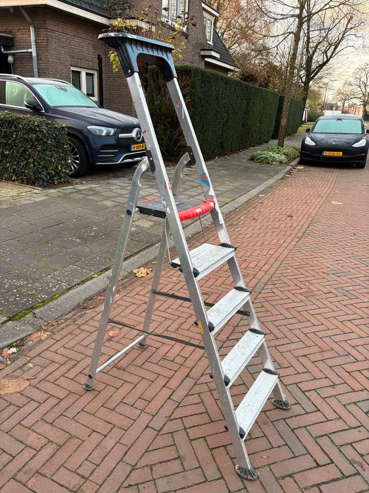 Altrex Trap 5 treden, Doe-het-zelf en Verbouw, Ladders en Trappen, Gebruikt, Trap, 2 tot 4 meter, Ophalen