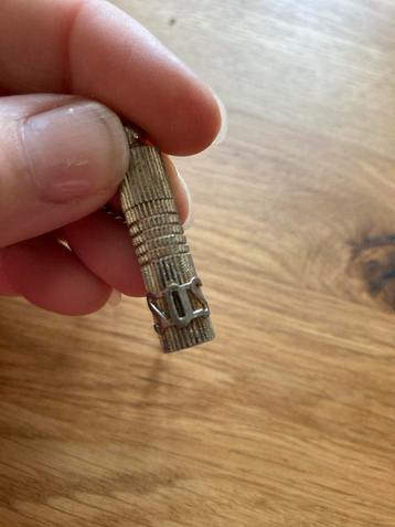 Vintage Zilverkleurige Hanger Ketting - SOS beschikbaar voor biedingen