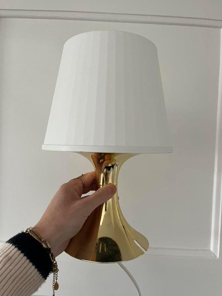 Mooie Vintage IKEA LAMPAN tafellamp wit met goud, Huis en Inrichting, Lampen | Lampenkappen, Zo goed als nieuw, Rond, Wit, Ophalen