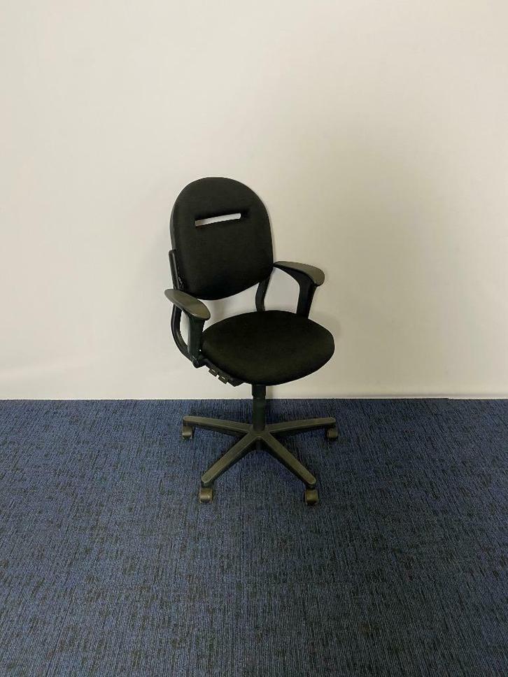 67 x Bureaustoel Ahrend 220, nieuw zwart gestoffeerd, Huis en Inrichting, Bureaustoelen, Gebruikt, Bureaustoel, Zwart, Ergonomisch