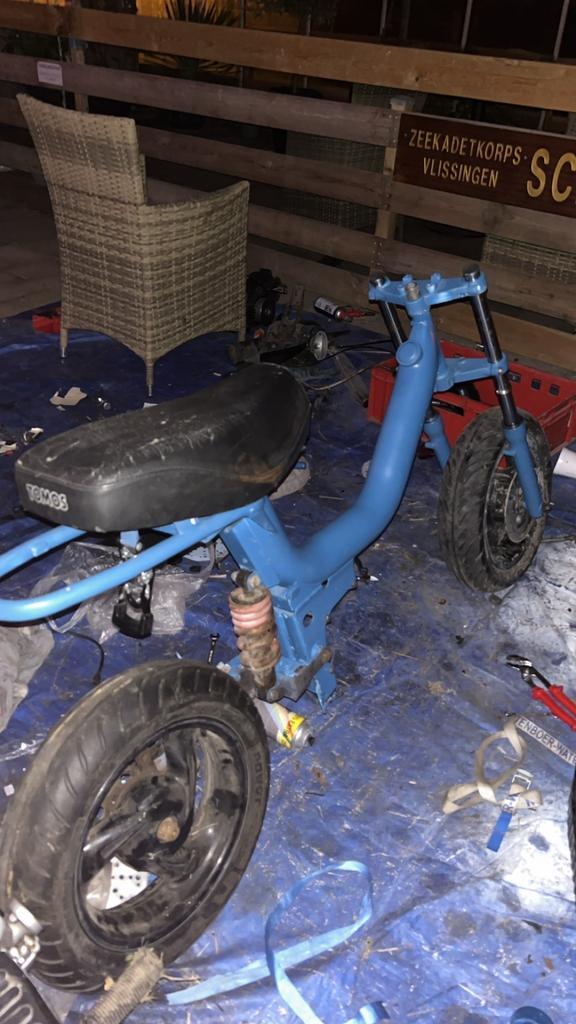 Tomos youngster frame, Fietsen en Brommers, Brommeronderdelen | Algemeen, Zo goed als nieuw, Blok, Ophalen of Verzenden