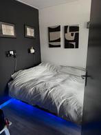 Zwevend bed met matras 140  200 cm, Ophalen, Zo goed als nieuw, Twijfelaar, 140 cm