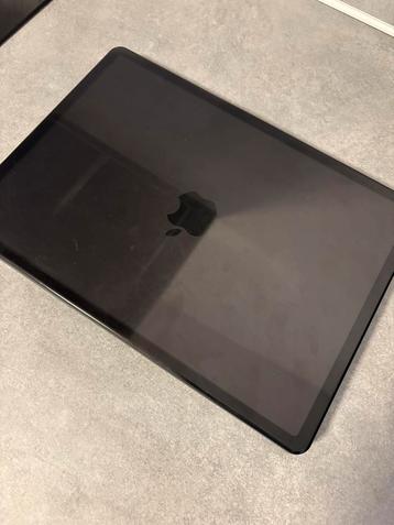 MacBook Pro 14-inch 2021, met hardcase hoes en Magic Mouse. beschikbaar voor biedingen