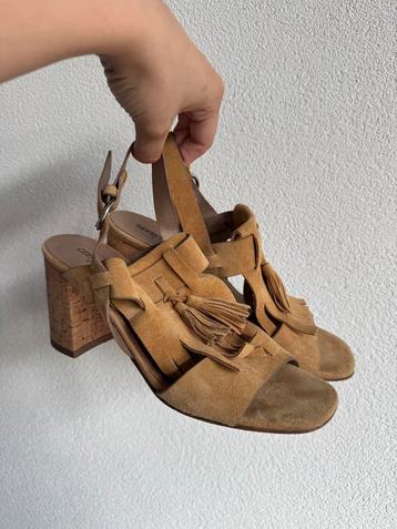 Vintage leren suede sandalen met blokhak beschikbaar voor biedingen