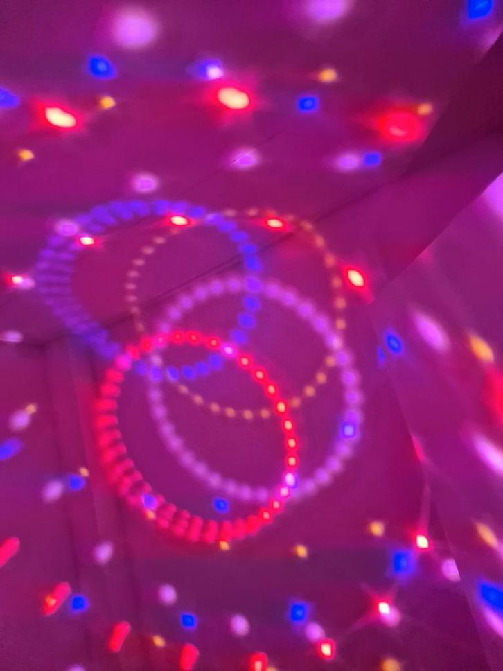 Disco Bol met Kleurrijk Lichteffect, Muziek en Instrumenten, Licht en Laser, Zo goed als nieuw, Discobol, Geluidgestuurd, Kleur