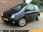 Renault Twingo 1.2-16V Initiale·Pano·Airco·Leer, Auto's, Renault, 4 cilinders, Bedrijf, Handgeschakeld, 820 kg