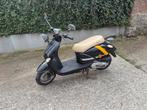 Leuke razzo pisa snorscooter, Fietsen en Brommers, Ophalen