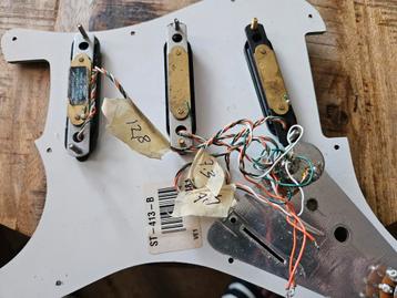 Slagplaat met Lace Sensor strat pickups  beschikbaar voor biedingen