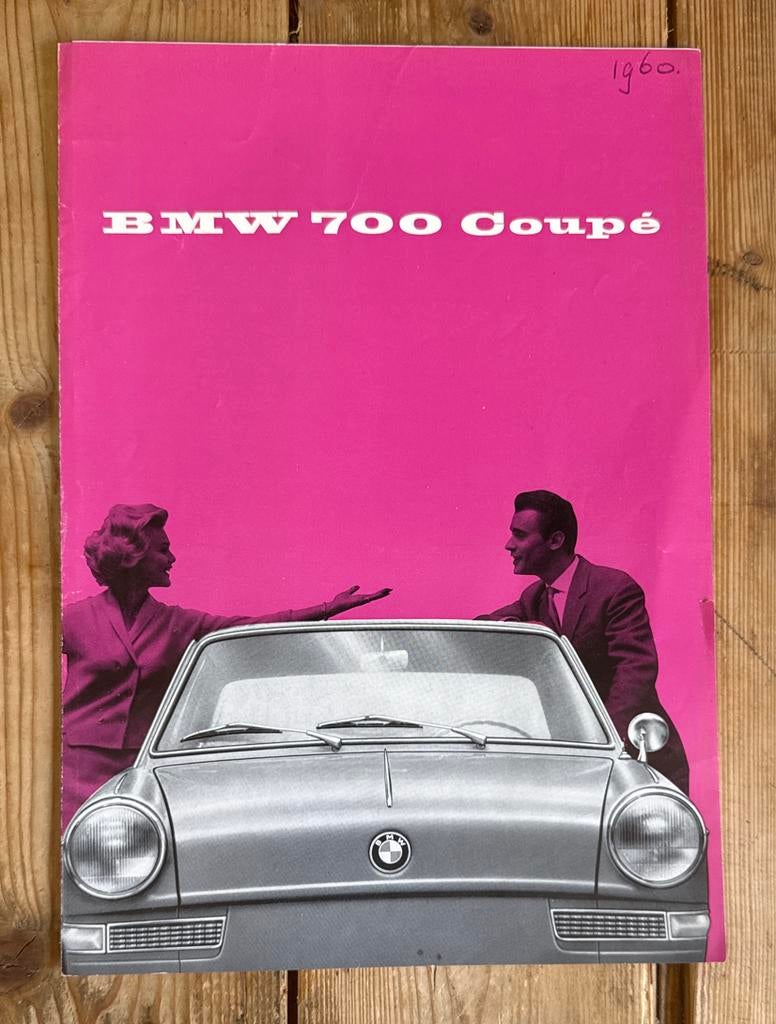 BMW 700 Coupé Folder - Origineel Duits (1960), Boeken, Auto's | Folders en Tijdschriften, Ophalen of Verzenden, Gelezen, BMW
