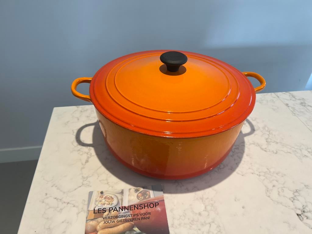 Grote Le Creuset braadpan Vulcanic 34 cm heel goede staat, Huis en Inrichting, Gebruikt, Gietijzer, Ophalen of Verzenden, Keramische plaat