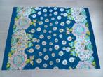 Lap stof: Blauw met bloemenrand en bloemen., Blauw, 120 cm of meer, Nieuw, Ophalen of Verzenden