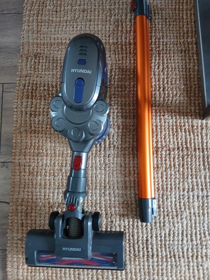 Hyundai Staafstofzuiger - Perfect Werkend & Handig, Witgoed en Apparatuur, Stofzuigers, Gebruikt, Stofzuiger, Reservoir, Ophalen of Verzenden