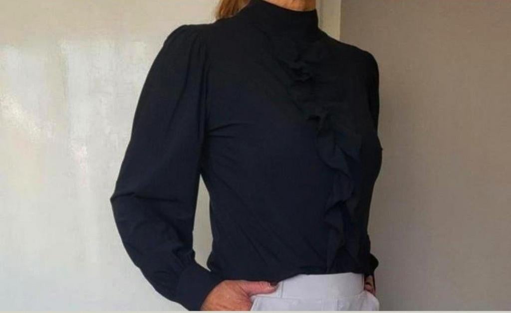 Studio Anneloes Suraya ruffle blouse M Zwart Travelstof Top, Maat 38/40 (M), Studio Anneloes, Zwart, Ophalen of Verzenden
