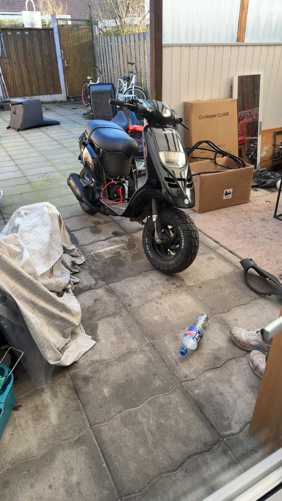 typhoon 50 frame 250 euro mag hij deze week uit de deur, Fietsen en Brommers, Scooters | Piaggio, Overige modellen, Maximaal 45 km/u