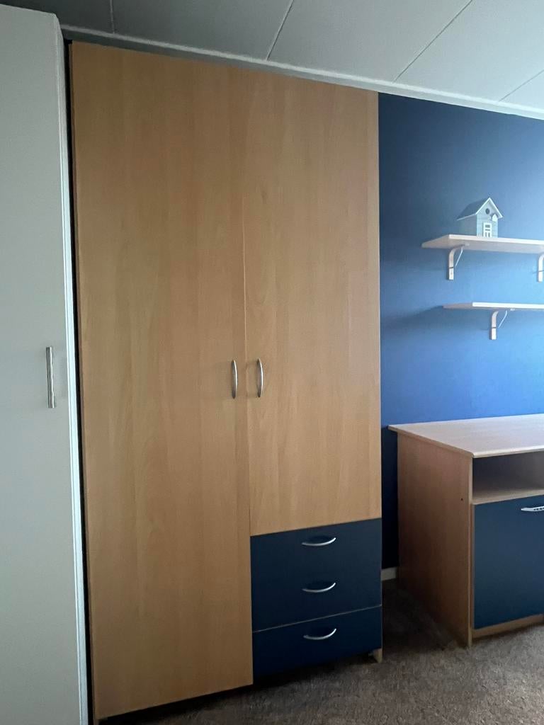 Gratis Complete kinder tiener slaapkamer Kast bed bureau etc, Ophalen, Gebruikt, Eenpersoons