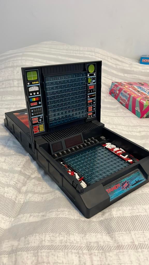 Battleships!, Hobby en Vrije tijd, Gezelschapsspellen | Bordspellen, Ophalen of Verzenden, Zo goed als nieuw