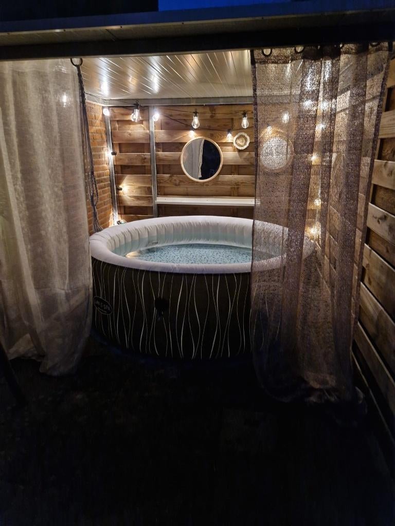 Lay-Z Spa Hollywood  Airjet opblaasbare spa 6 persoons, Ophalen, Gebruikt, Filter, Opblaasbaar