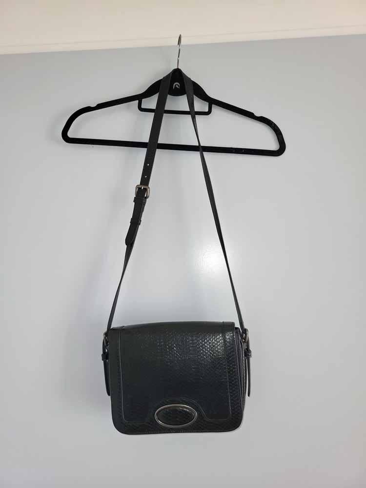 Zara zwarte schoudertas met reliëfprint, Ophalen of Verzenden, Zo goed als nieuw, Zwart, Overige merken