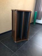Te koop CD toren donker eiken 70cm hoog 40cmx40cm, Ophalen, Zo goed als nieuw, Hout, Cd's