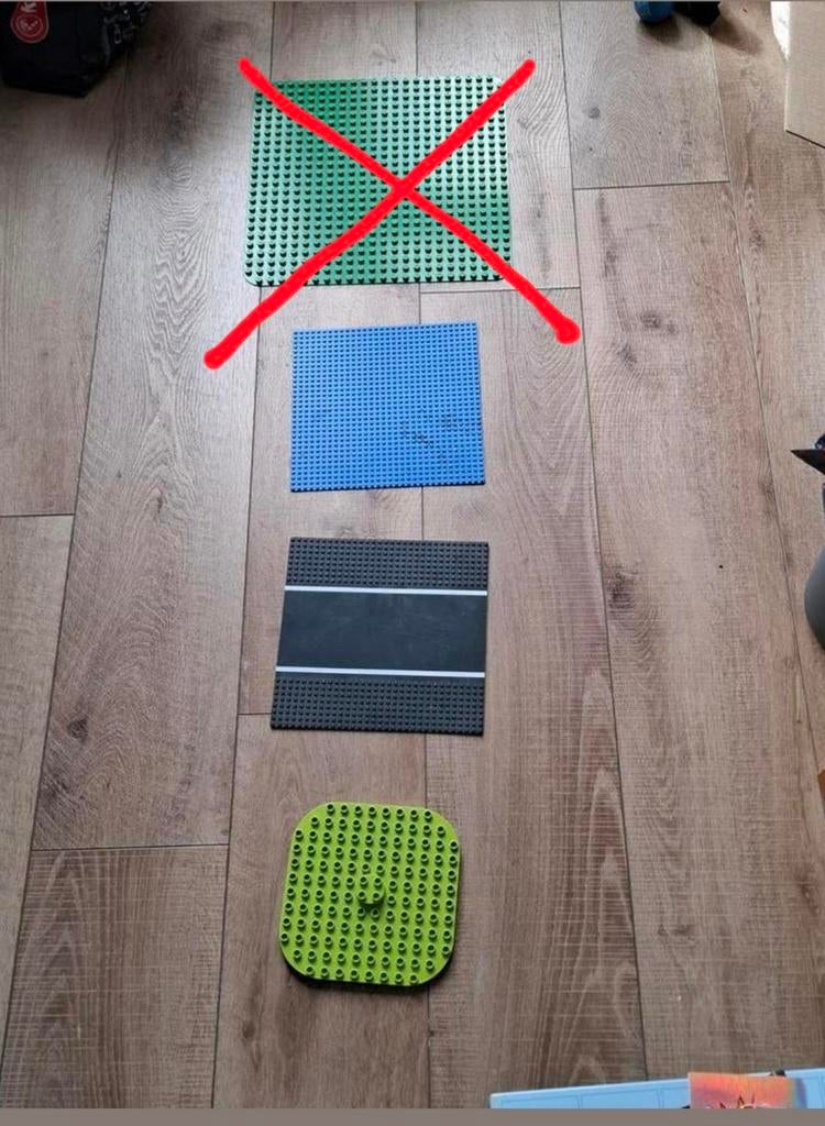 Vier lego / duplo grondplaten, Ophalen