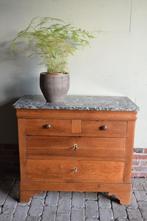 Prachtige antieke eiken ladekast, dressoir met marmer blad.