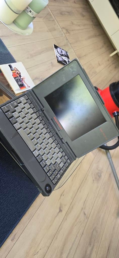 HIGHSCREEN Handy 486 SX-25 Vintage Laptop Jaren '90, Computers en Software, Vintage Computers, Ophalen of Verzenden, HIGHSCREEN