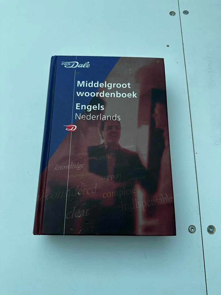 Van Dale Middelgroot woordenboek Engels Nederlands, Ophalen of Verzenden, Gelezen, Van Dale, Engels
