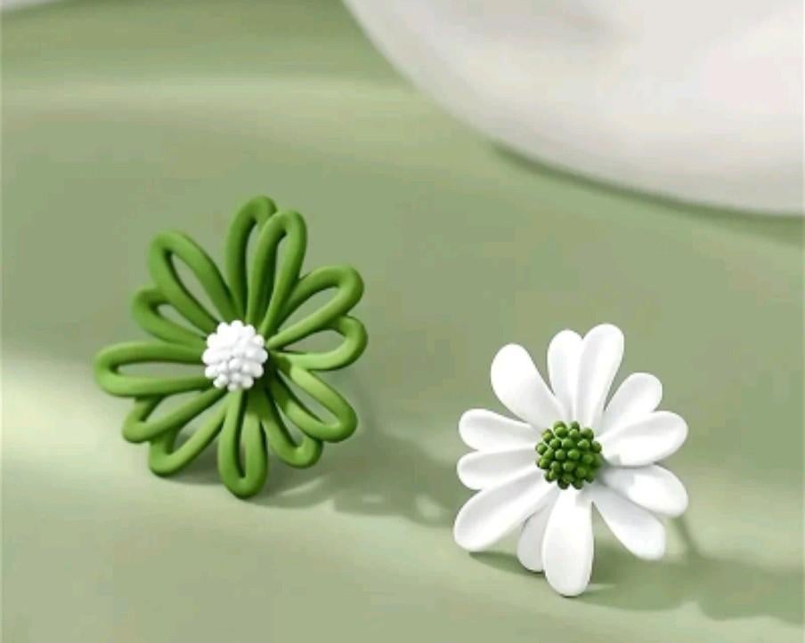 Nieuwe schattige lente oorbellen, Overige materialen, Nieuw, Ophalen of Verzenden, Knopjes of Stekers