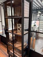 Metalen vitrinekast met glas, Huis en Inrichting, Kasten | Vitrinekasten, Gebruikt, Metaal, 150 tot 200 cm, 25 tot 50 cm