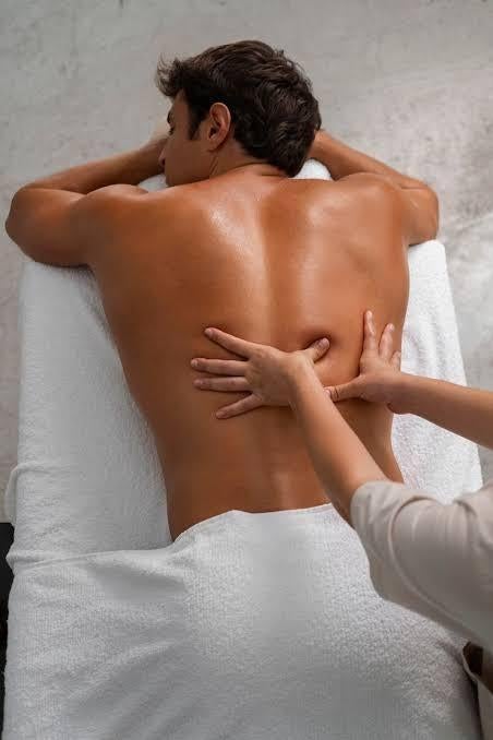 Male masseur., Diensten en Vakmensen, Welzijn | Masseurs en Massagesalons