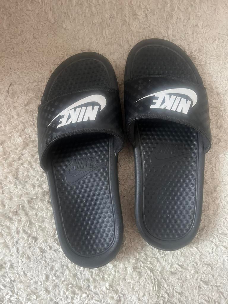 Nike slides size eu 39, Ophalen, Overige maten, Zwart