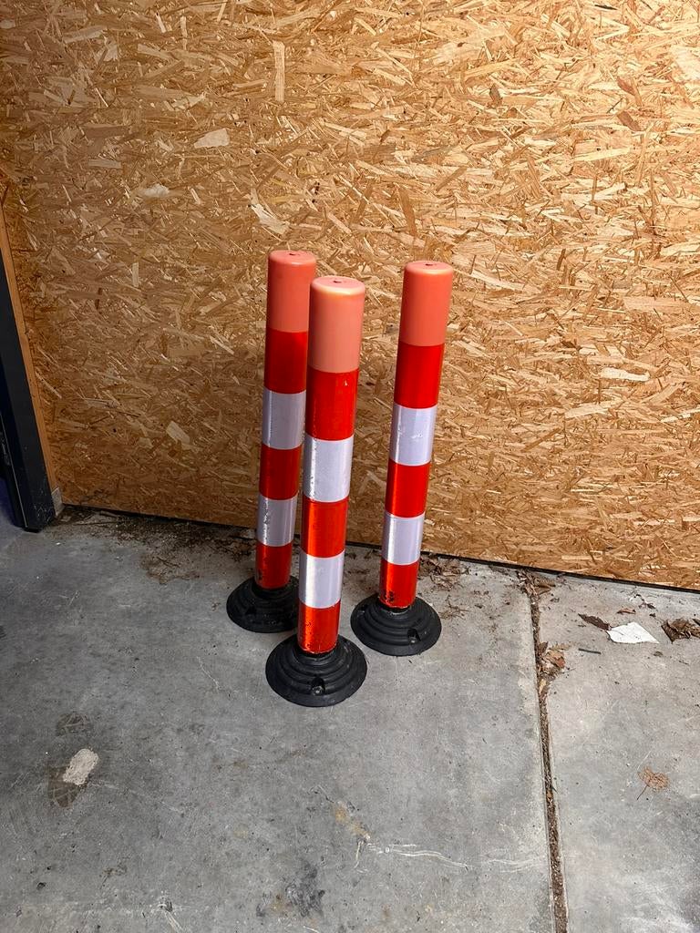 Rood -witte verkeerspaal / Aanrijdbeveiliging, Tuin en Terras, Palen, Balken en Planken, Ophalen, Gebruikt, Minder dan 180 cm