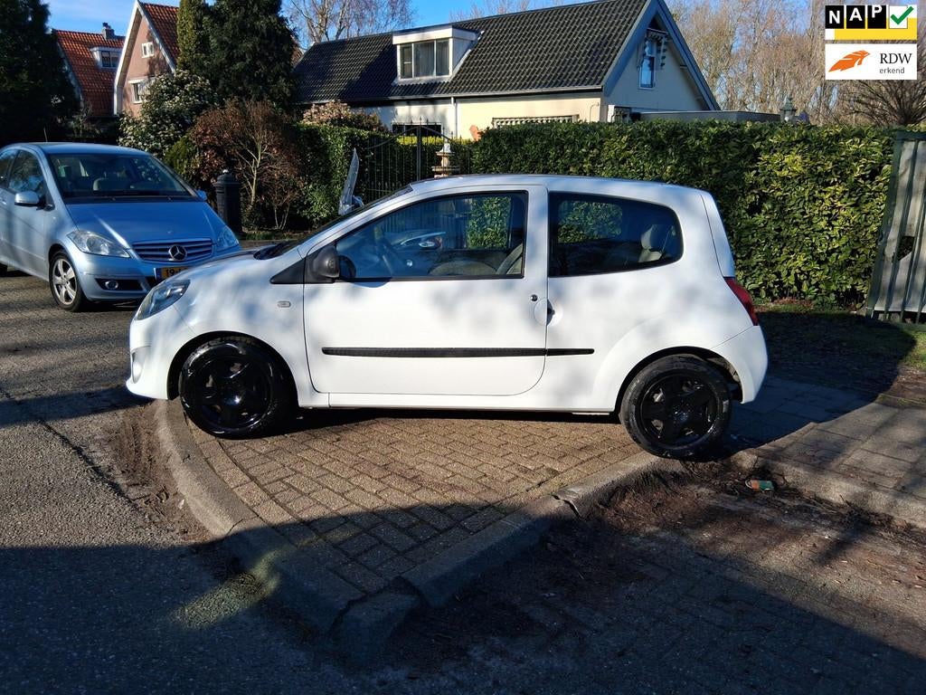 Renault Twingo 1.2-16V Authentique airco 141869 km, 839 kg, Gebruikt, 4 cilinders, 4 stoelen