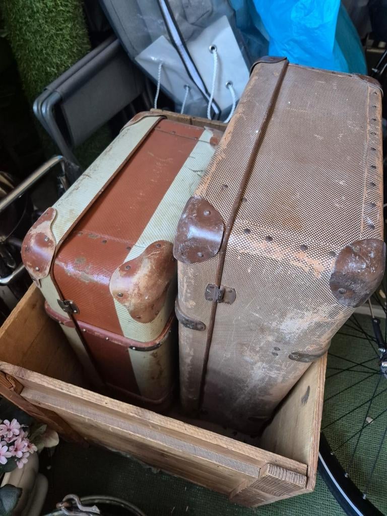 2 Vintage Koffers & Antieke Melkpoeder Kist (ca. 100 jaar), Antiek en Kunst, Ophalen