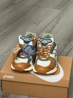 Nieuwe Acics-sneakers met label, Acics, Bruin, Nieuw, Ophalen of Verzenden