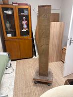 Houten display standaard op wielen, Ophalen, Gebruikt