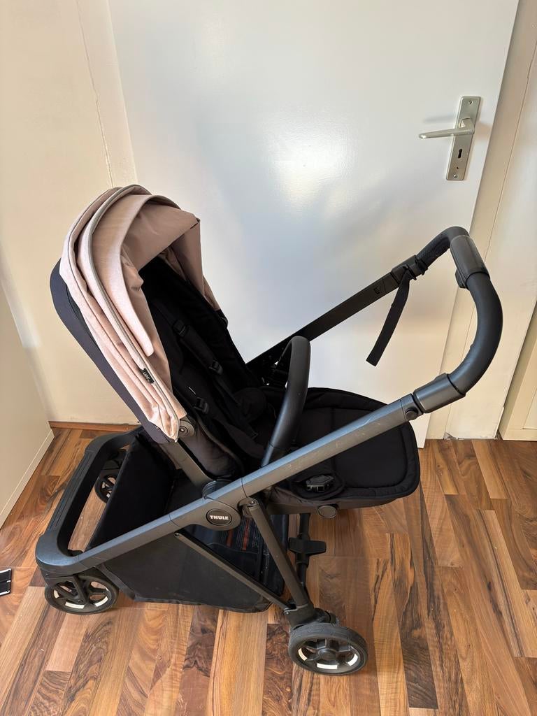 Thule Shine kinderwagen ook met zwarte kap, Ophalen, Gebruikt, Kinderwagen, Overige merken