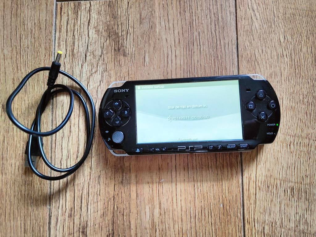 PlayStation Portable|PSP 3004 Black|Zwart Kabel + Batterij, Ophalen of Verzenden, Zo goed als nieuw, Zwart, PSP