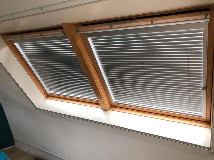 Velux lamellen luxaflex dakraam 2x, Huis en Inrichting, Stoffering | Gordijnen en Lamellen, Gebruikt, Ophalen