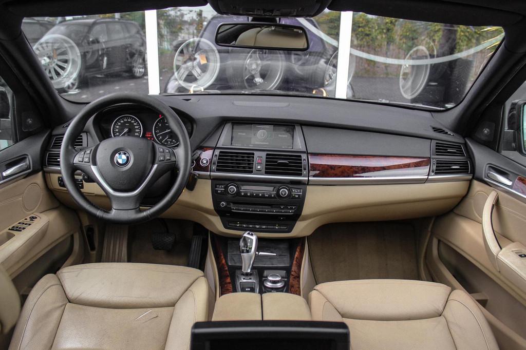 BMW X5 xDrive48i High Executive | Youngtimer | € 10.702,47, Gebruikt, 138 €/maand, 4799 cc, Zwart