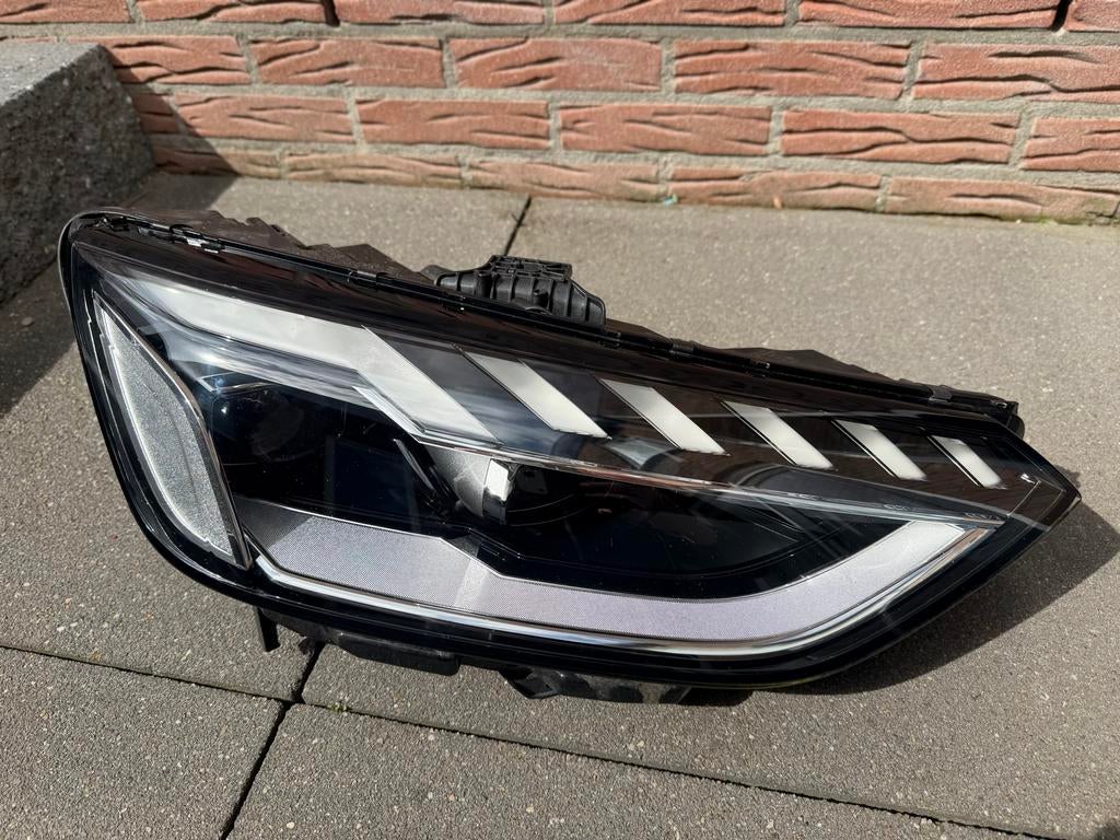Audi A4 B9 Matrix LED koplamp 8W0 941 034 D, Ophalen, Gebruikt, Audi