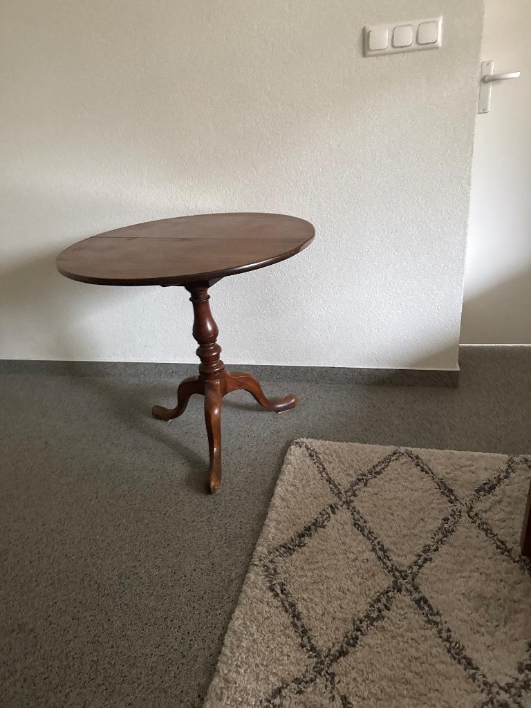 Antiek tafeltje, Ophalen