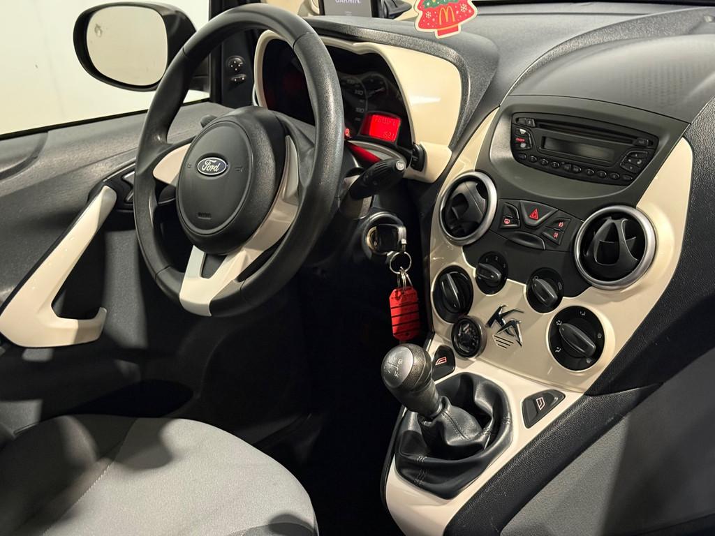 Ford Ka Gereserveerd!, Auto's, Voorwielaandrijving, Stof, Gebruikt, 1242 cc