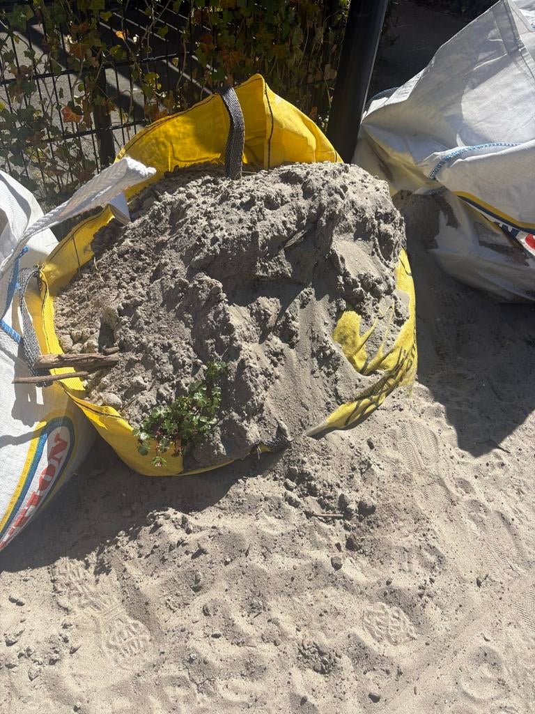 Zand in big bags - Ophoogzand/Straatzand, Tuin en Terras, Zand, Ophalen, Gebruikt, Straatzand