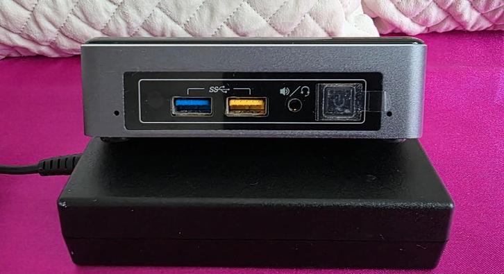 Nette Intel Nuc7 Mini Desktop/Pc 8GB 256GB SSD Win11 Pro, Computers en Software, Desktop Pc's, Refurbished, SSD, 8 GB, Ophalen of Verzenden