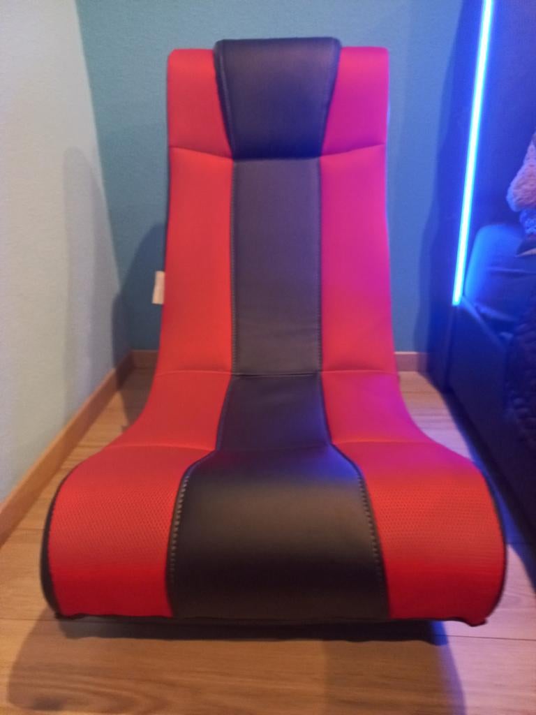 Rode gamestoel met Bluetooth speakers, Ophalen, Zo goed als nieuw, Rood, Eén