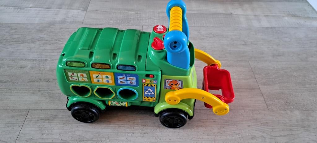 Vtech loopauto vuilniswagen interactief, Ophalen